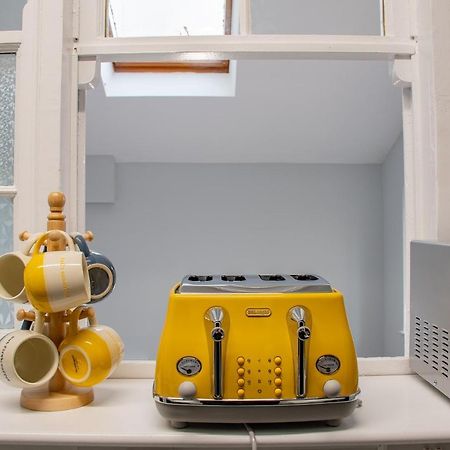The Yellow Door By Shortstays Dublino Esterno foto